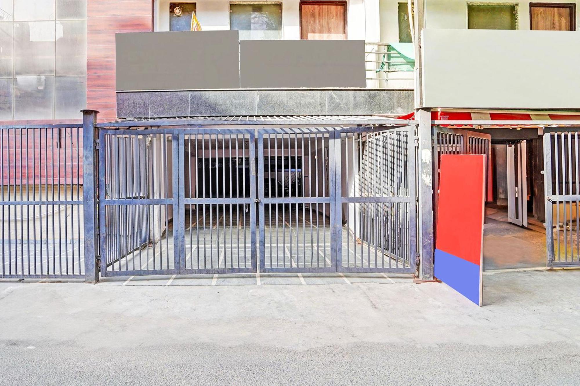 Collection O Tilak Nagar Near Pacific Mall دلهي المظهر الخارجي الصورة