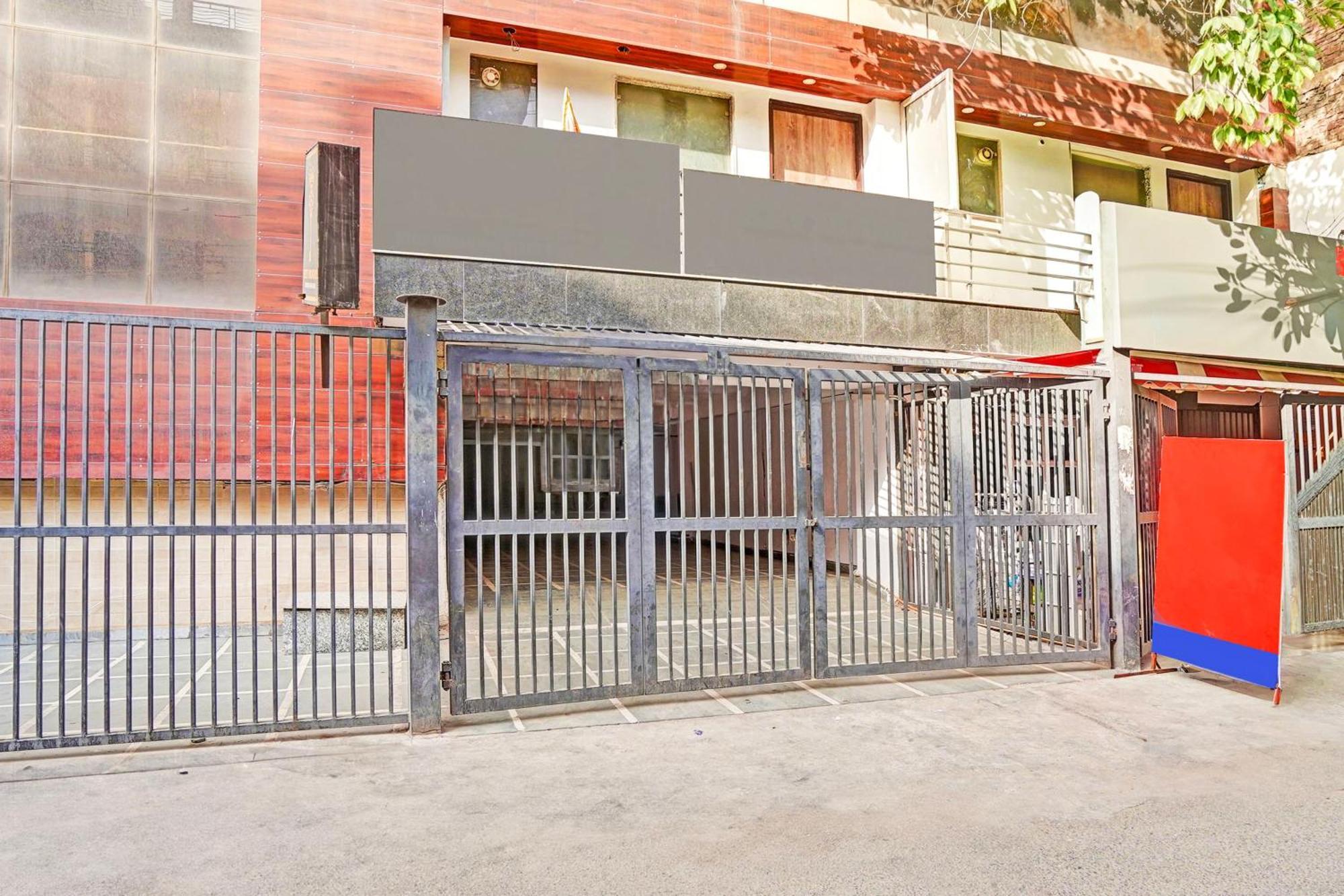 Collection O Tilak Nagar Near Pacific Mall دلهي المظهر الخارجي الصورة